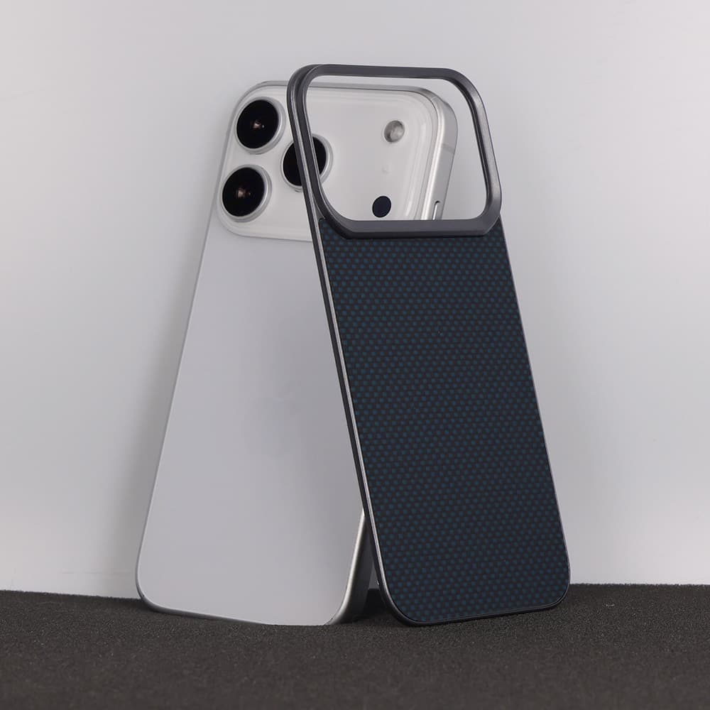 Kryt Liavec Carbon Layer Magsafe z aramidových vláken pro iPhone 17 Pro Max modrý - náhled 2
