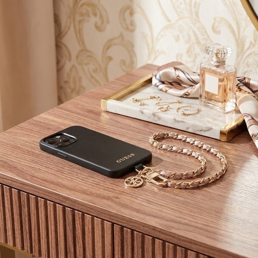Řemínek Guess - Hand Strap Saffiano 4G Charm (GUOUCHSAMC4P) - Univerzální Černý - náhled 3