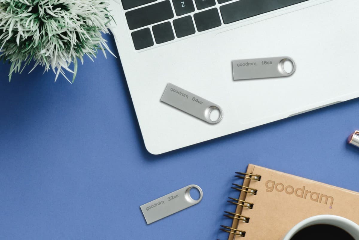 Flash disk GOODRAM UNO3 16GB USB 3.2 stříbrný - náhled 3