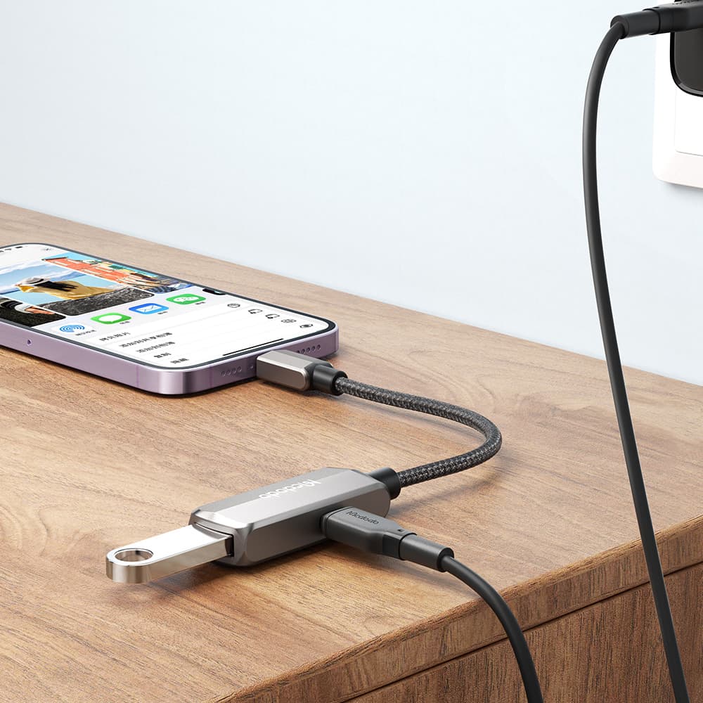 Mcdodo – OTG adaptér (CA-2690) – Lightning na USB, Lightning, hliníková slitina, nylon, 2,4 A – tmavě šedá - náhled 4