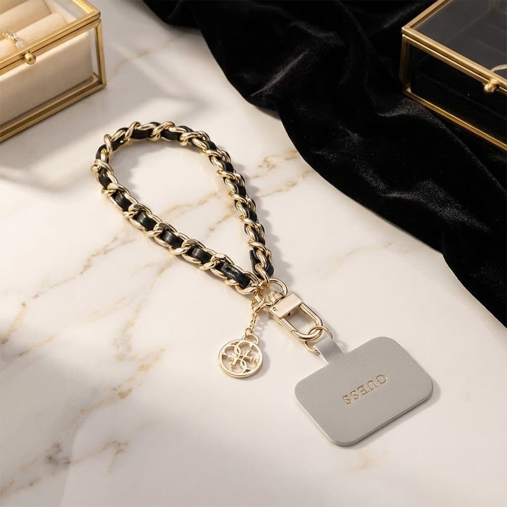 Řemínek Guess - Hand Strap Saffiano 4G Charm (GUOUCHSAMC4P) - Univerzální Černý - náhled 4