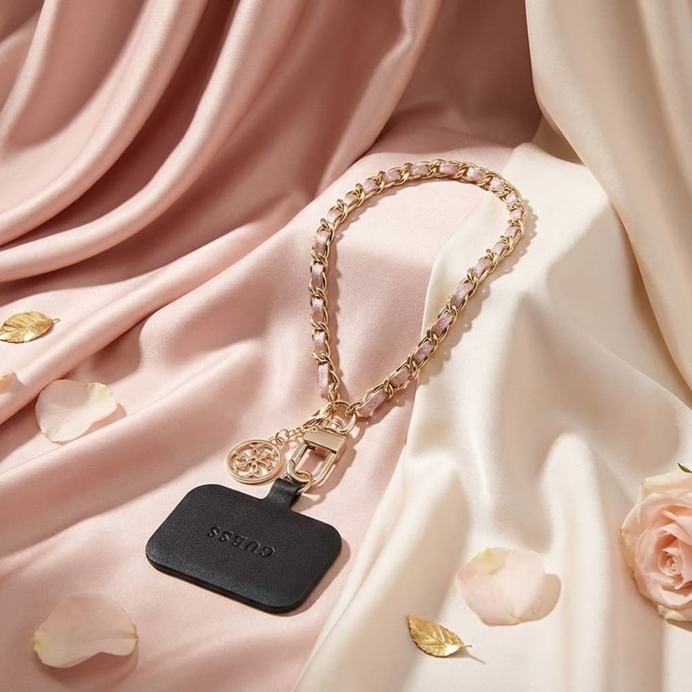 Řemínek Guess - Hand Strap Saffiano 4G Charm (GUOUCHSAMC4P) - Univerzální Černý - náhled 5