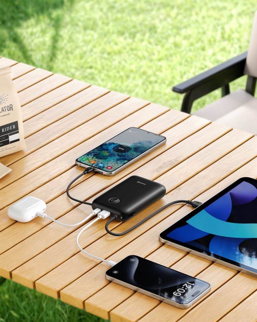 Powerbank Swissten Voltbox 20000 mAh s integrovanými kabely USB-C a Lightning 35W černá - náhled 2