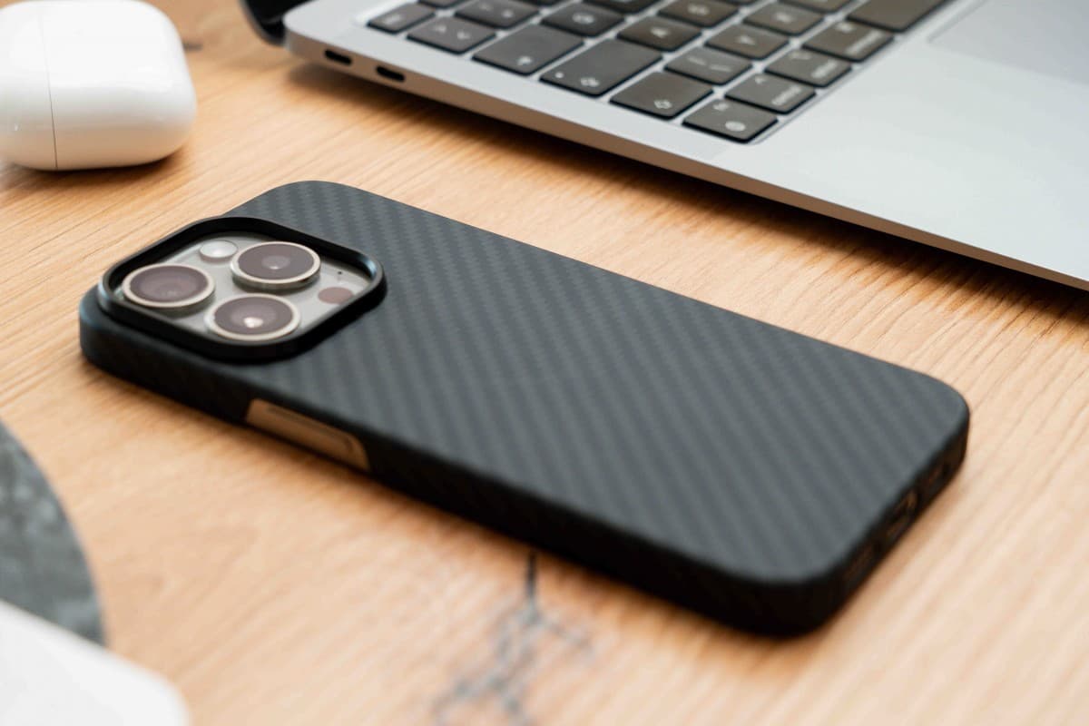 Zadní kryt Swissten Magcarbon pro Apple iPhone 17 Pro Max černý - náhled 2