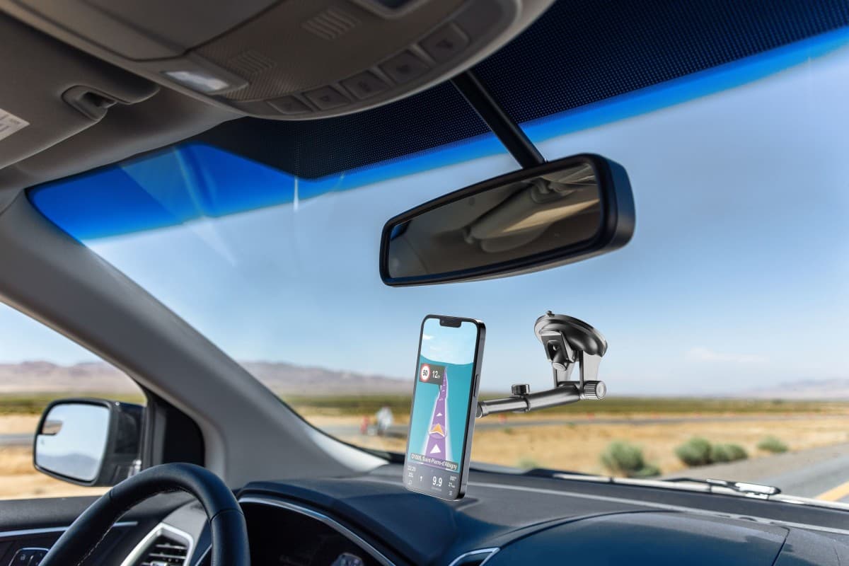 Magnetický držák Cellularline Touch Mag Suction Cup s přísavkou na sklo a podporou MagSafe, černý - náhled 3