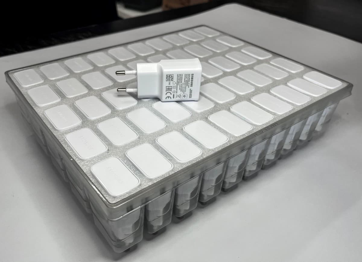 EP-TA200EWE Samsung USB-A 15W Cestovní nabíječka White (OOB Bulk) - náhled 3