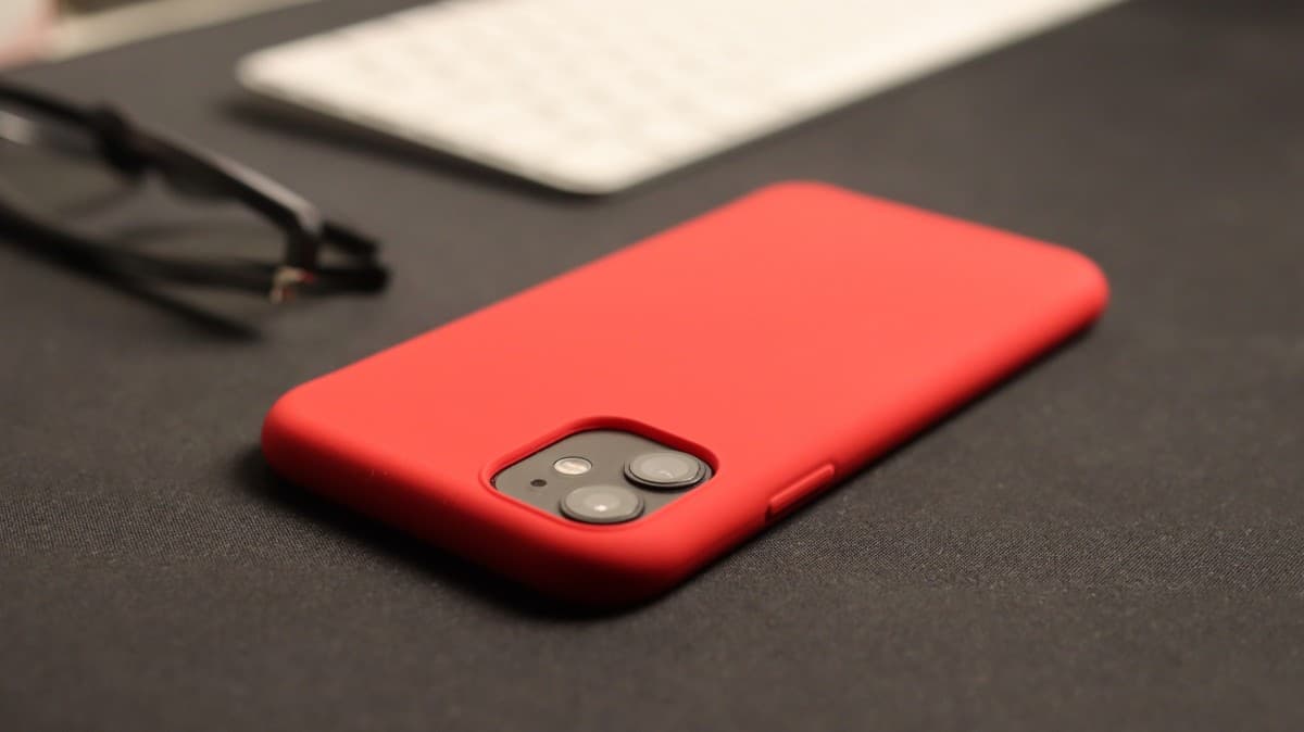 Zadní kryt Swissten Soft Joy pro Samsung S24 FE červený - náhled 4