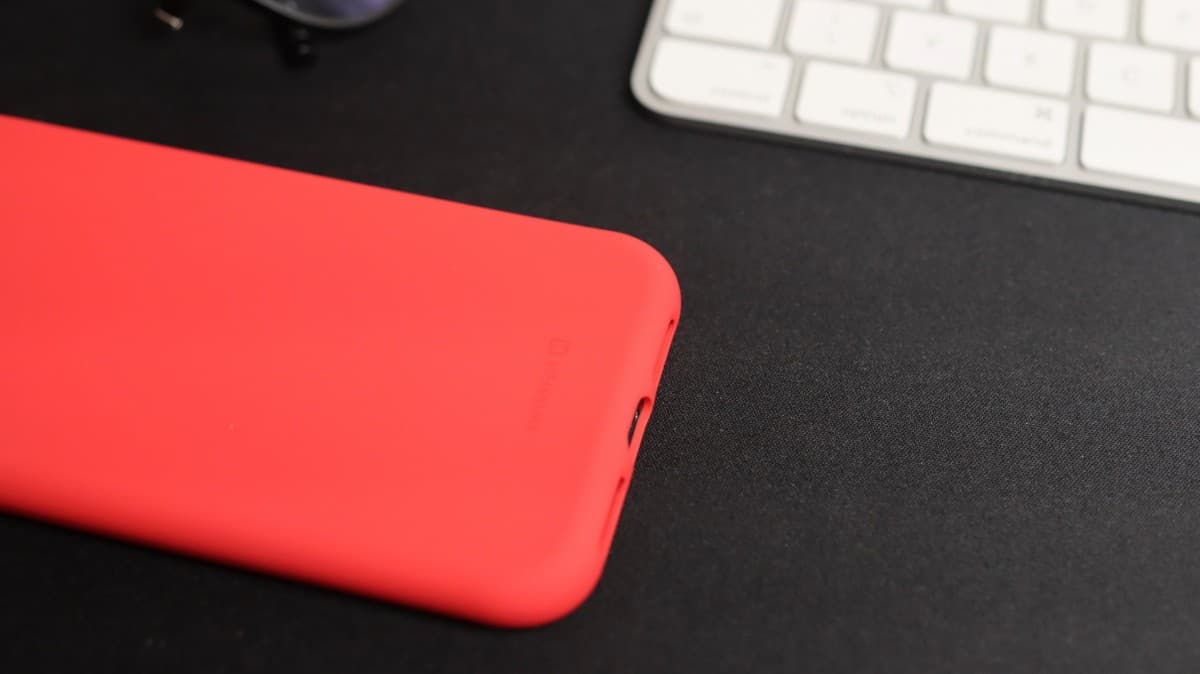 Zadní kryt Swissten Soft Joy pro Apple iPhone 17 červený - náhled 4