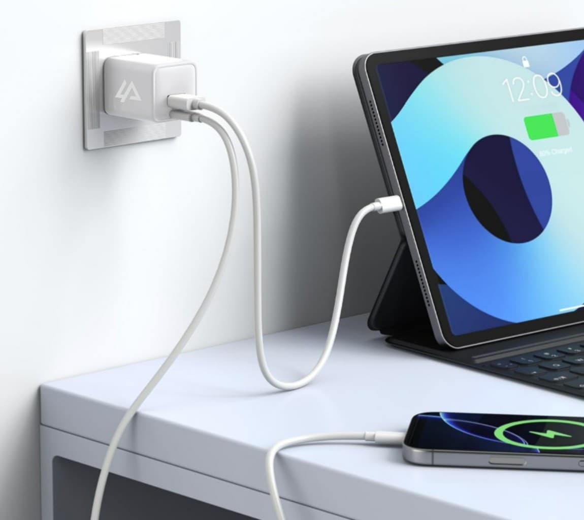 Adaptér iPeax GaN s funkcí rychlonabíjení 45W (USB-C + USB-A) bílý - náhled 4