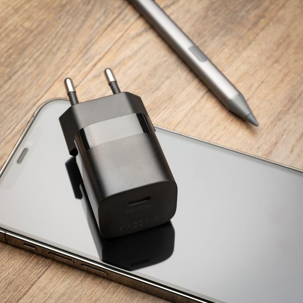 Set síťové nabíječky FIXED Mini s USB-C výstupem a USB-C/USB-C kabelu, podpora PD, 1 metr, 30W, černý - náhled 4