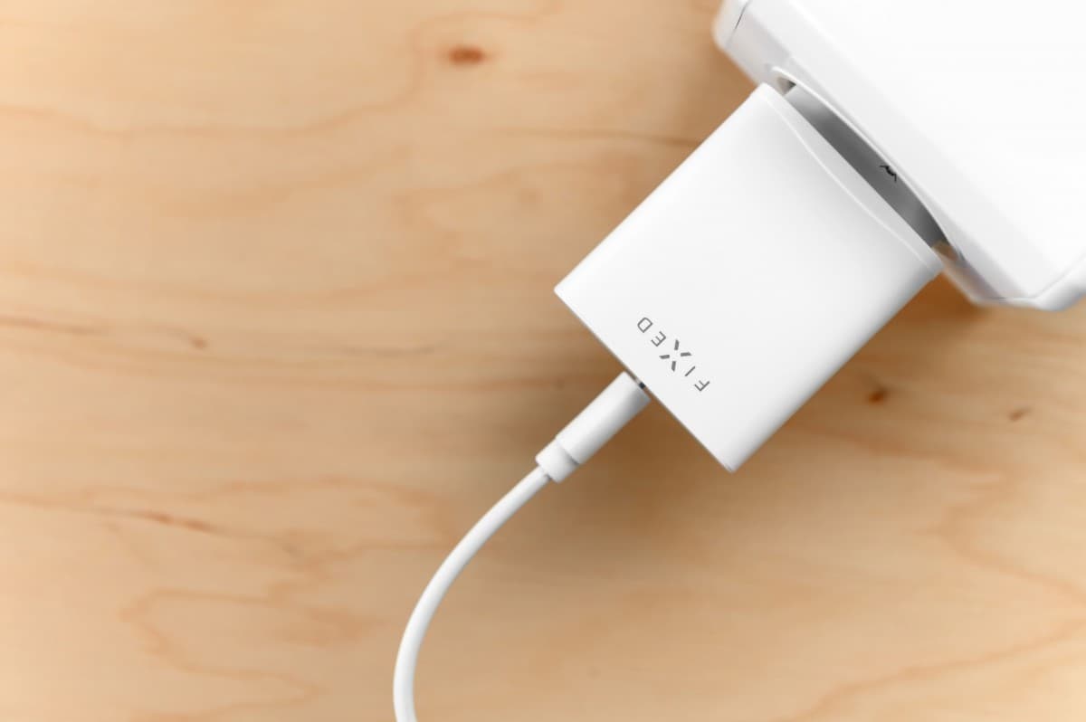 Síťová nabíječka FIXED s USB-C a USB výstupem, podpora PD, 30W, bílá - náhled 4