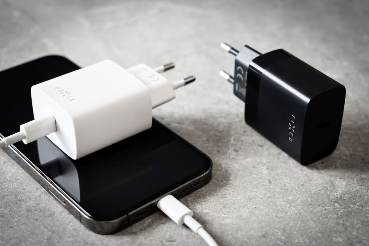 Síťová nabíječka FIXED s USB-C výstupem a podporou PD, 20W, bílá - náhled 5