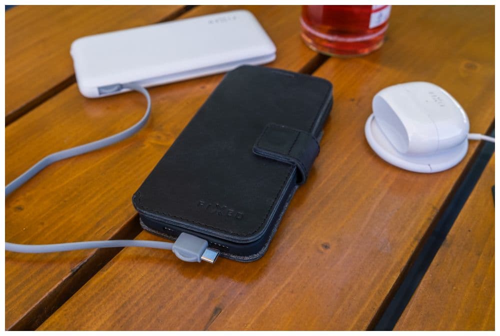 Kožené pouzdro typu kniha FIXED ProFit pro Apple iPhone 16 Plus, černé - náhled 5