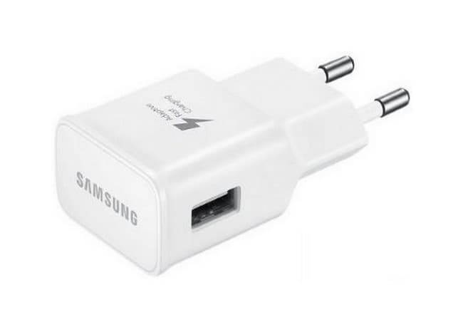 Originální cestovní adaptér Samsung EP-TA20EWE s funkcí rychlonabíjení bílý 38814